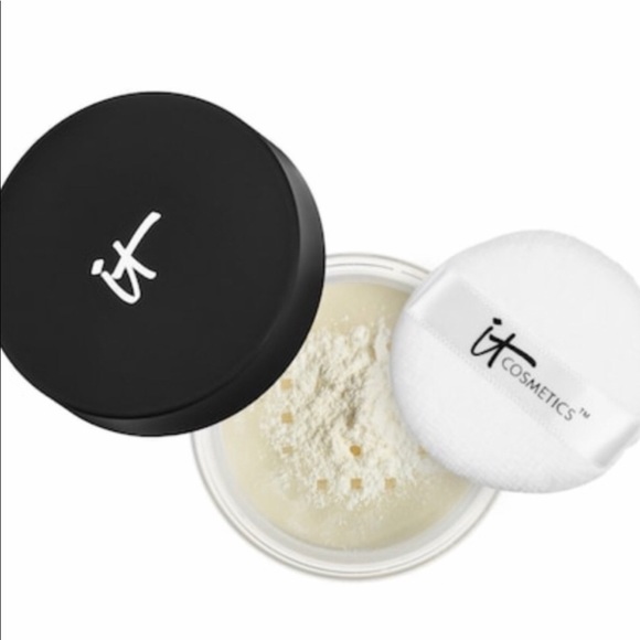 it cosmetics Other - ❤️host pick!!❤️ New It Cosmetics Bye Bye Pores